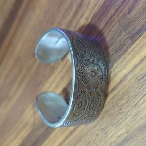 Salisbury pewter cuff bracelet October flowers cosmos silver tone